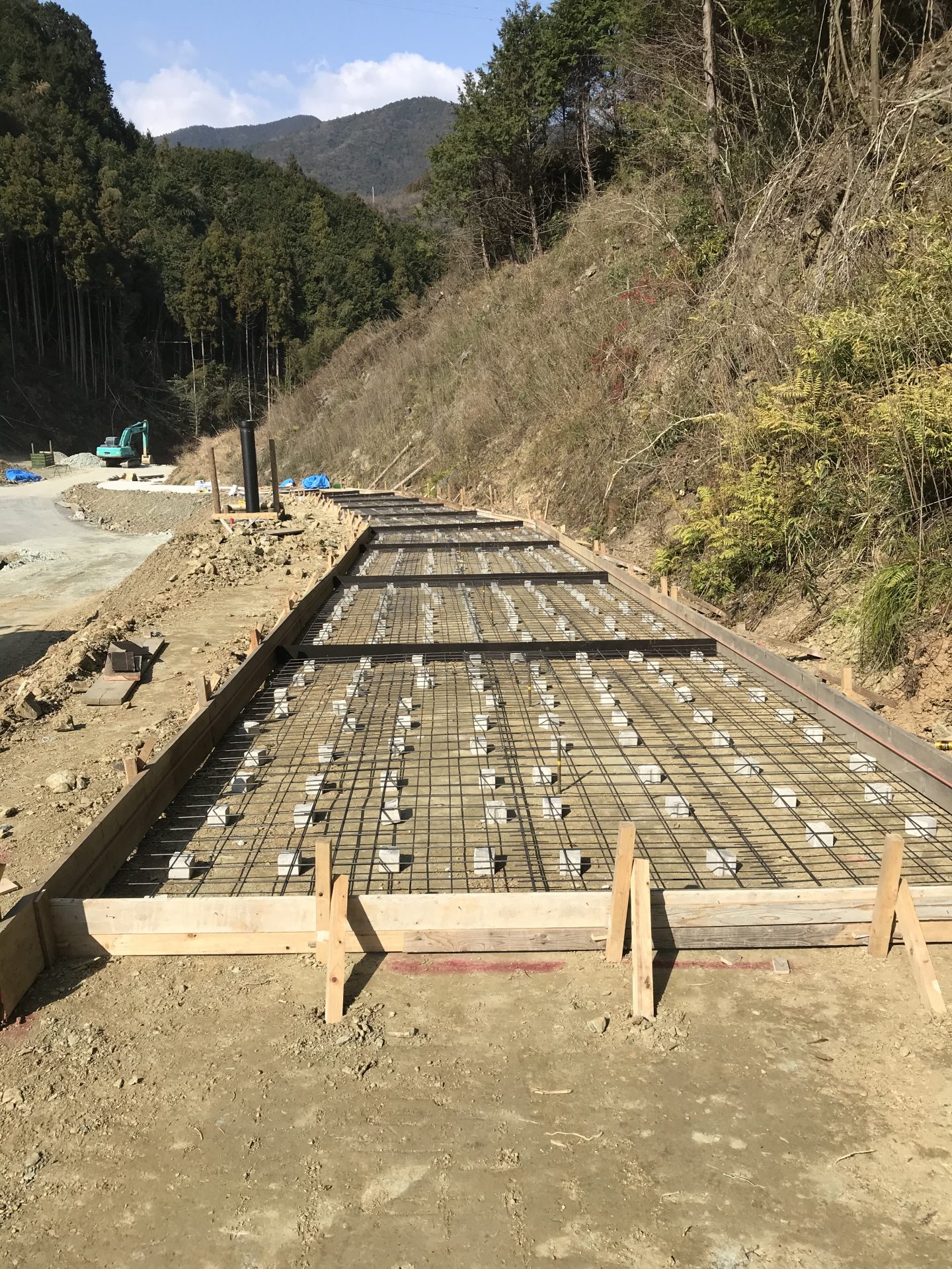 50mコンクリート舗装型枠完成！ | 中西技建